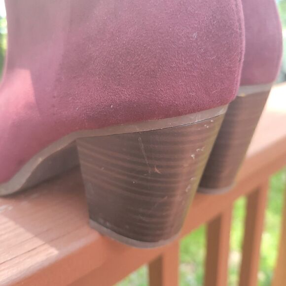GAP Women's Burgundy Faux Suede Side Zip Stacked Heel Ankle Bootie Size 8 - Picture 6 of 10